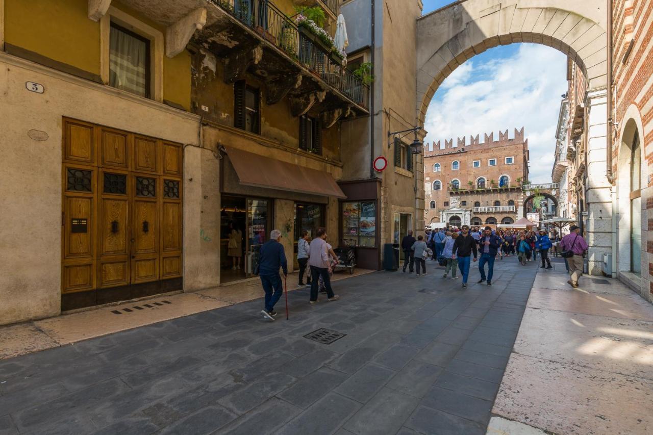 Domus La Costa Apartment Verona Luaran gambar